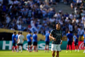 劳塔罗侧钩破门，国米2比1绝杀浦和红钻，连胜提前晋级