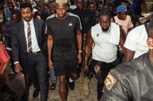 曼联想等奥斯梅恩同意降薪加盟！无意免费签法甲神锋，真实原因揭秘