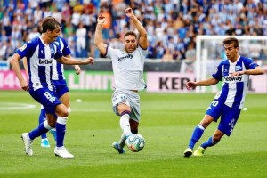 西甲阿拉维斯战巴伦西亚，谁主沉浮？