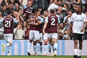 一场1-0，让英超争五形势更激烈，维拉狂揽60分，积分追平切尔西