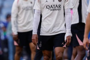 从法甲新星到英超热门：Hugo Ekitike的崛起之路与未来展望