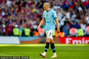 当家球星不敢罚？哈兰德决赛让点+队友罚丢 曼城四大皆空