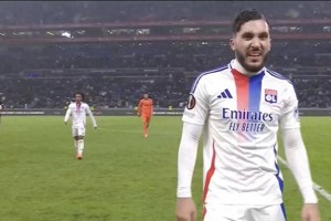 曼联领跑争夺2000万法甲助攻王，挖角欧联对手，金球未来候选