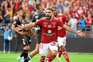 法甲焦点战！马赛 VS 布雷斯特，欧战资格争夺战一触即发​