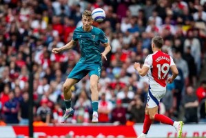 欧冠四强联赛表现迥异：三队大轮换，唯独枪手坚守常规