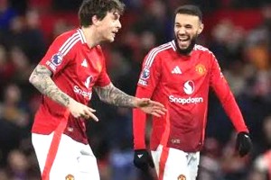 曝曼联半场换人内幕！后防两人紧急离场回家，阿莫林证实球员无恙