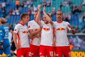 德甲欧冠资格争夺战：法兰克福主场怒吼，莱红牛客场亮剑