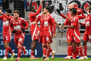 法甲中游生死时速！布雷斯特主场怒吼，朗斯客场突袭争胜