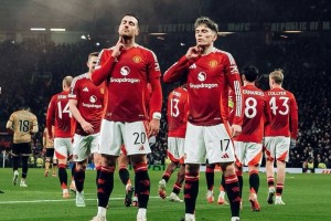 5-4！7-6！曼联1分钟2球逆转晋级，胖虎加时赛MVP，红魔精神回归