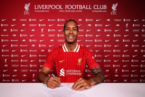 利物浦官方宣布续约范迪克 曝新合同为期2年薪水近翻倍