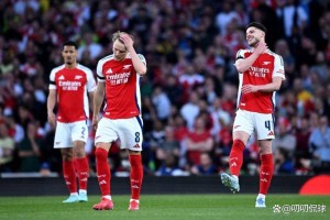 又掉链了!主场不敌大巴黎失先机,枪手在紧张慌乱中被带乱节奏！