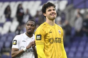 罗马诺：如果曼联决定今夏签门将，23岁的拉门斯是主要选择之一