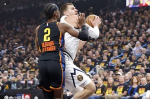 戈登三分绝杀约老师42+22 掘金险胜雷霆总分1-0