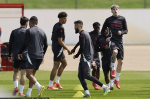 曼联双星陨落！加纳乔梅努从王储变弃子，阿莫林痛下杀手？