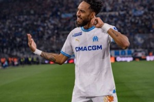 奥巴梅扬或重返法甲赛场？马赛与巴黎圣日耳曼的夏窗动态引关注