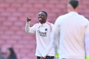 怂了还是学乖了？马赛这次不拦巴黎球衣，但欧冠决赛的火药味已爆表！