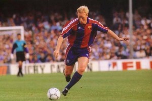 DeepSeek评足坛历史十大“清道夫”：贝肯鲍尔居首，坎特获提名