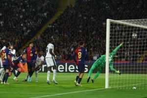 欧冠半决赛首回合巴萨3-3战平国米上演进球大战