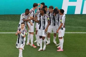 尤文世俱杯4-1大胜！伊尔迪兹梅开二度称雄，球迷点赞无数
