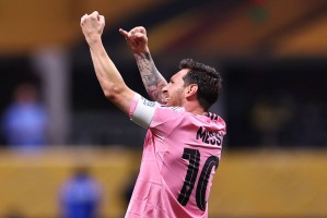 梅西从未输给葡萄牙俱乐部！皇马球迷被新月球迷喊“梅西”！