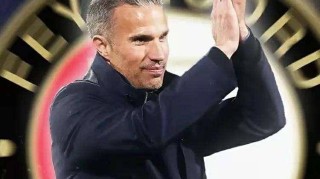 1-0到2-1！欧冠夜两大豪门失利，穆帅补时被绝杀，法甲独苗陷危局