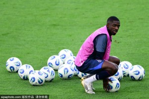 登贝莱：巴黎圣日耳曼需忘记过去辉煌，迎接新挑战！