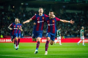 深度剖析2020年欧冠quarter - final拜仁8比2巴萨的经典战役