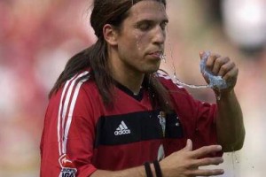 从世青赛的美男子到德甲的双重人生：普拉特森的华丽转身