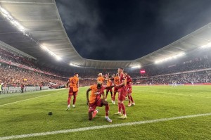 曼联转会传闻：奥西门闪耀加拉塔萨雷，马塔送上祝福