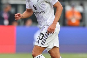 曼联季前赛迎战伯恩茅斯！首发阵容预测引发热议