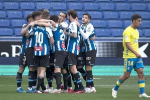 意甲保级生死时速！帕尔马主场破局，科莫客场抢分突围