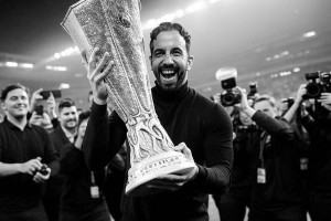 阿莫林解释是否会辞职：欧联杯夺冠有助曼联重返巅峰，失利将压力巨大