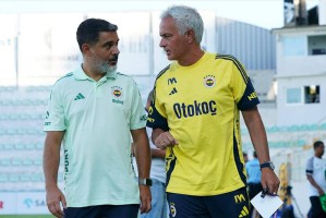 穆里尼奥不满土媒传达，欧冠报名倒计时10天，训练全遭替补