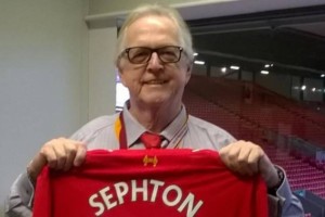 安菲尔德之声！利物浦官方：安菲尔德球场播音员塞普顿赛季末退休