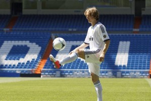 莫德里奇是否加盟AC米兰备受关注