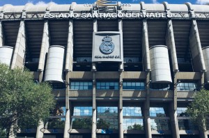 伯纳乌黄牛：经常有球迷被骗 我们从网络和皇马会员手里购票